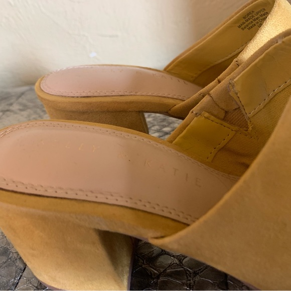 Kelly & Katie Borea Suede Shoes in Mustard Size 7 - Picture 3 of 4